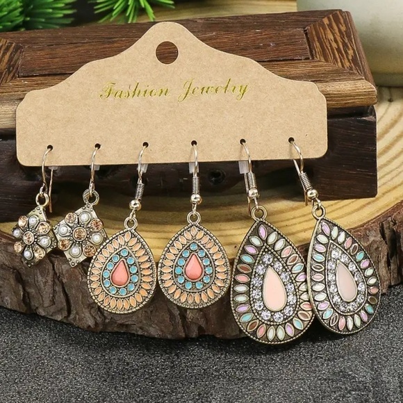 Boho Set of Three Earrings Antique Gold Peach Pink Pearl Rhinestones Ename - Picture 1 of 9